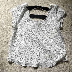 White tee with heart prints from Forever21, size SP
